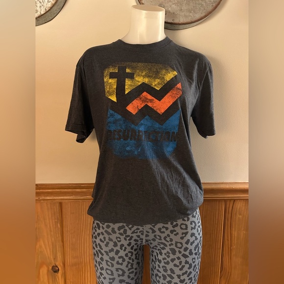 Free shirt with purchase of leggings, blue/grey leopard print leggings, outfit - Picture 5 of 7